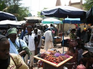 Friday Market in Mopti. Lots of local fruits and vegetables. I've brought lots of seasonings that are unusual here.
